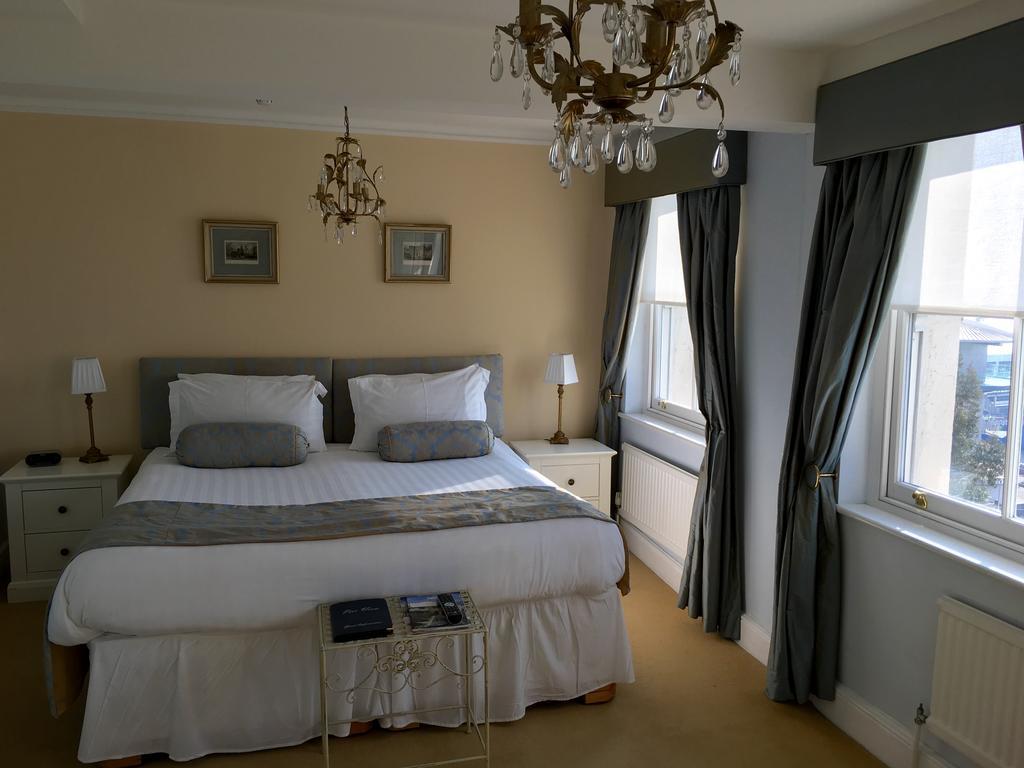 Pier View Self Catering Luxury Apartment *